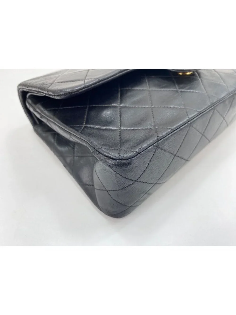 Chanel Shoulder Bag Quilted 25